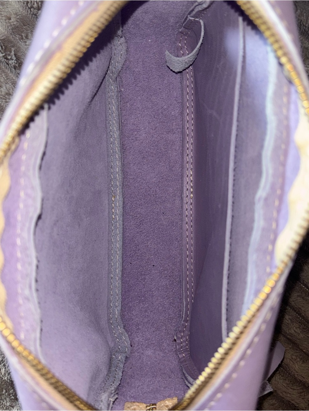 Portland Leather Pale Lavender Crossbody Bag - Picture 5 of 9